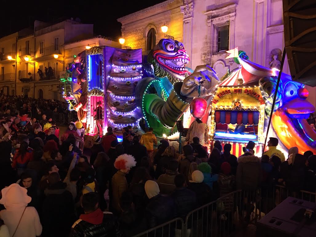 Sorpreso durante il carnevale a Chiaramonte in possesso di droga. Denunciato
