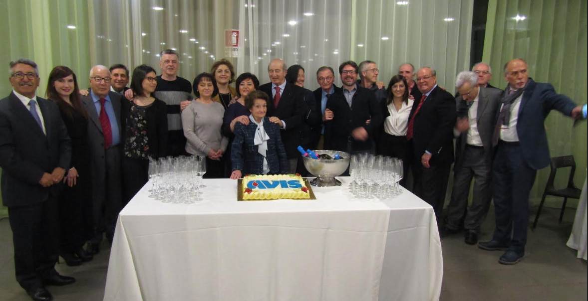 Gli over 65 alla cena Avis, tra sorrisi e ricordi