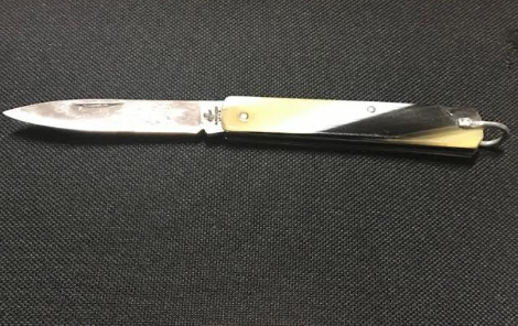 Con coltello su scooter rubato. Minore denunciato dalle Volanti