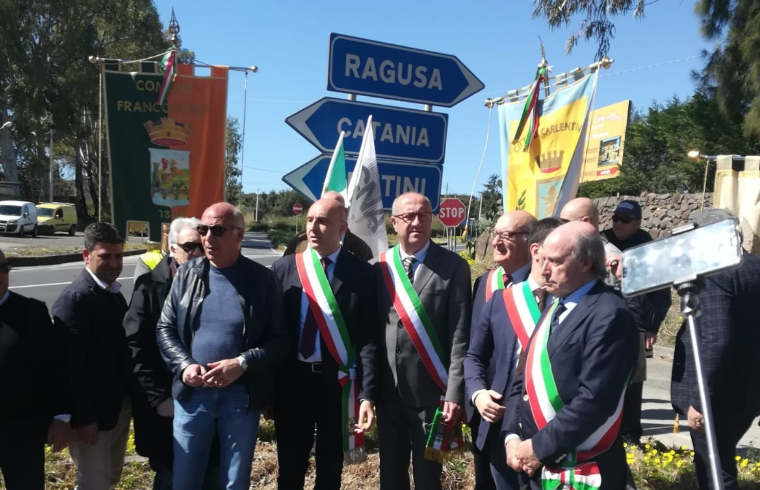 Raddoppio Ragusa – Catania, i sindaci protestano in strada. Questa mattina