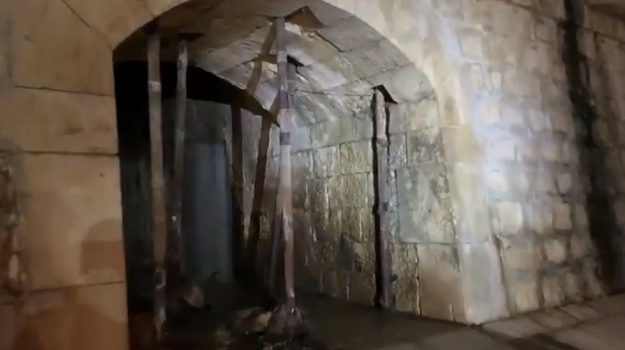 A Modica si lavora per riportare alla luce il rifugio antiaereo di Piazza Matteotti