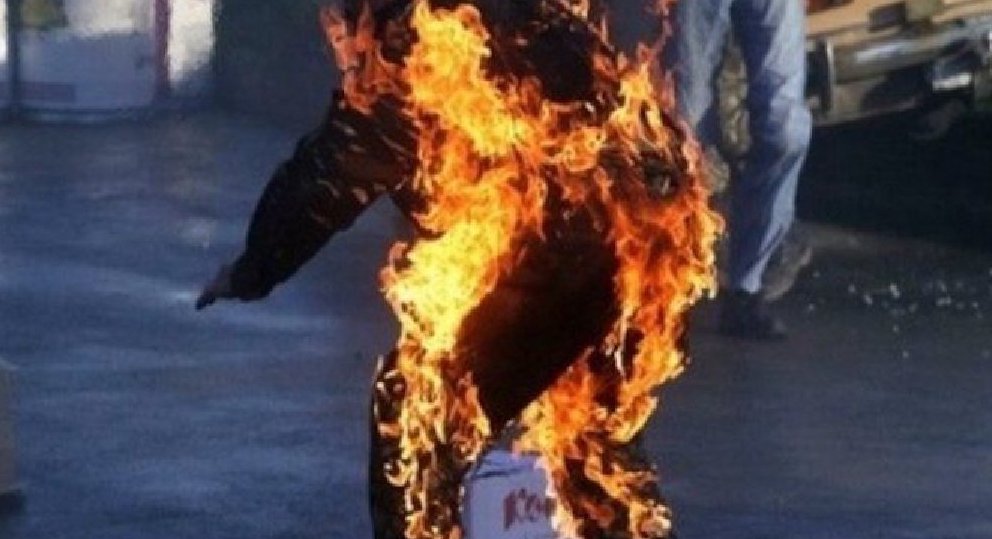 Pregiudicato vittoriese tenta di dar fuoco ad alcuni tunisini. Arrestato