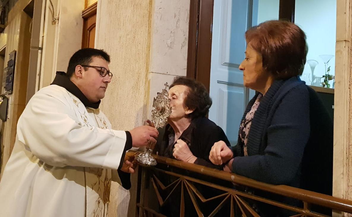 Tanti fedeli a Vittoria per la festa di San Francesco Di Paola. Processione con il simulacro. FOTO GALLERY