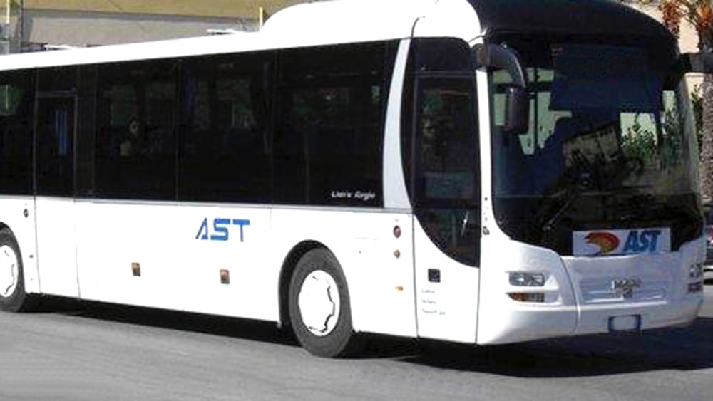 Hanno rischiato la vita  sul pullman Ast diretto da Modica a Catania. Viaggiatori sotto shock