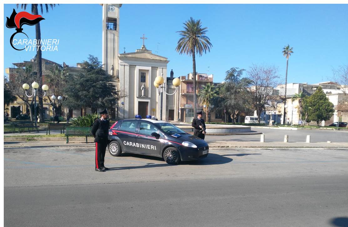 Arrestato spacciatore a Vittoria: nascondeva droga nelle aiuole