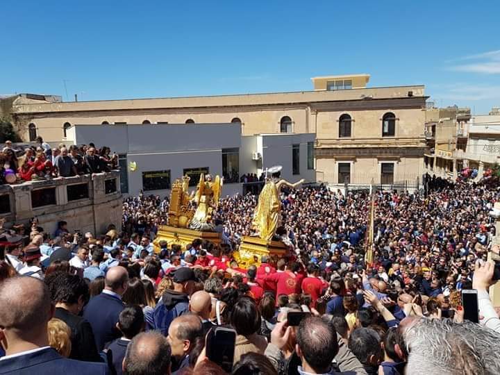 A Comiso si è celebrata la Pasqua ritardata. Sotto al sole “A Paci”. VIDEO