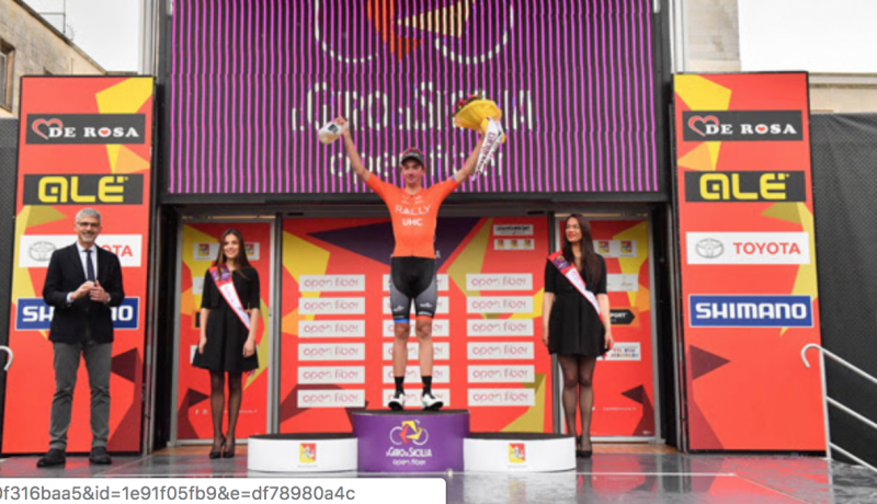 Mcnulty, un americano a Ragusa. Ecco cosa ha detto il vincitore della terza tappa del Giro di Sicilia. La premiazione col sindaco Cassì