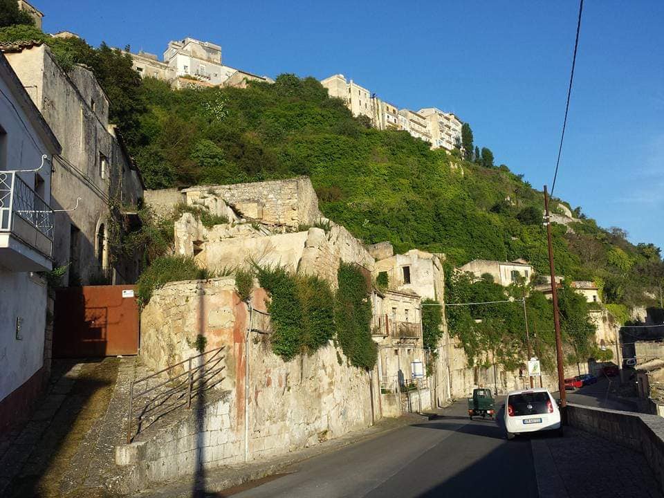 Il quartiere Pirrera per Gurrieri è una ferita aperta