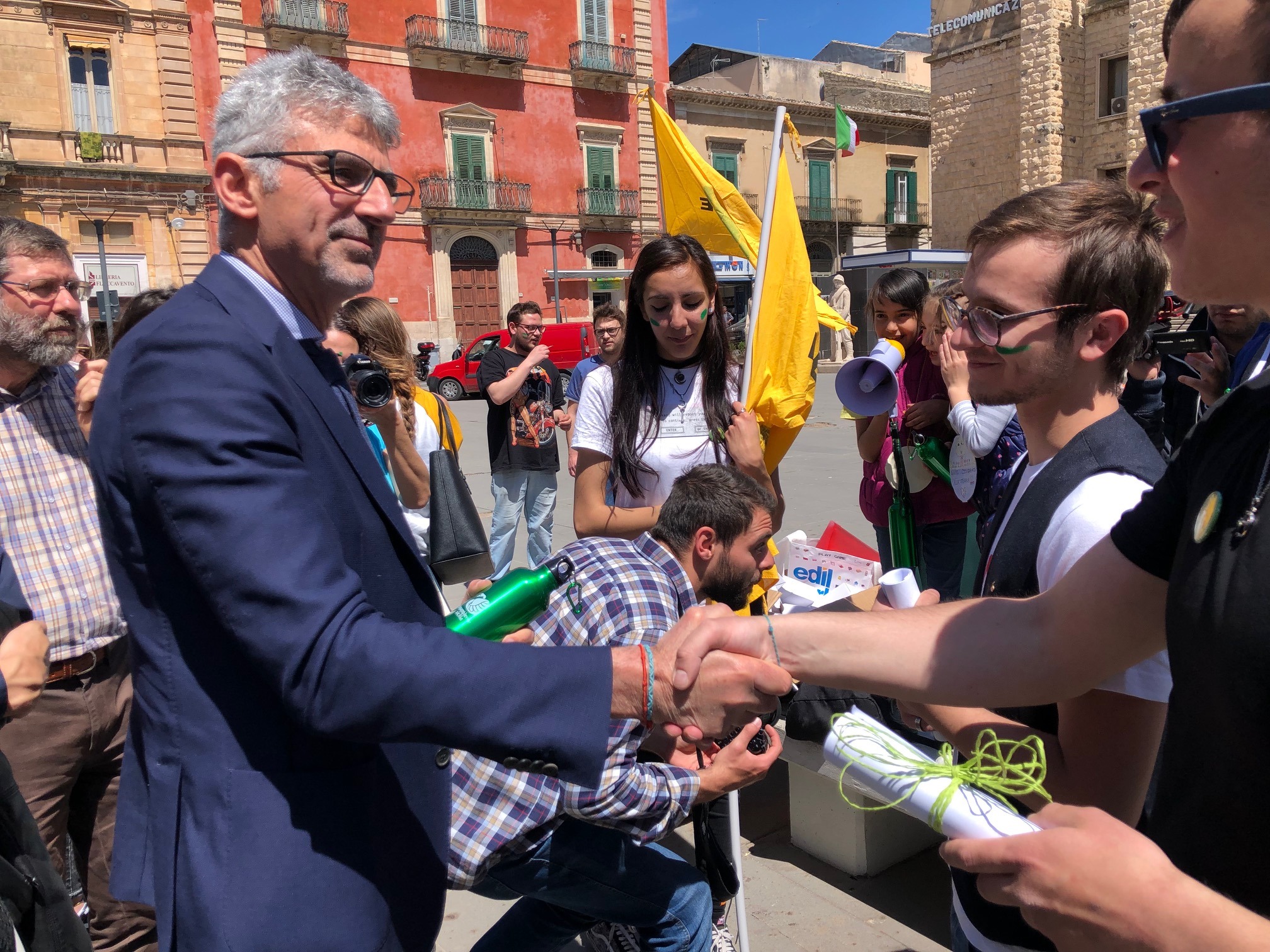 Addio alla plastica. Ragusa diventa “plastic free” con un’ordinanza del sindaco Cassì. Ecco come bar e negozi dovranno adeguarsi
