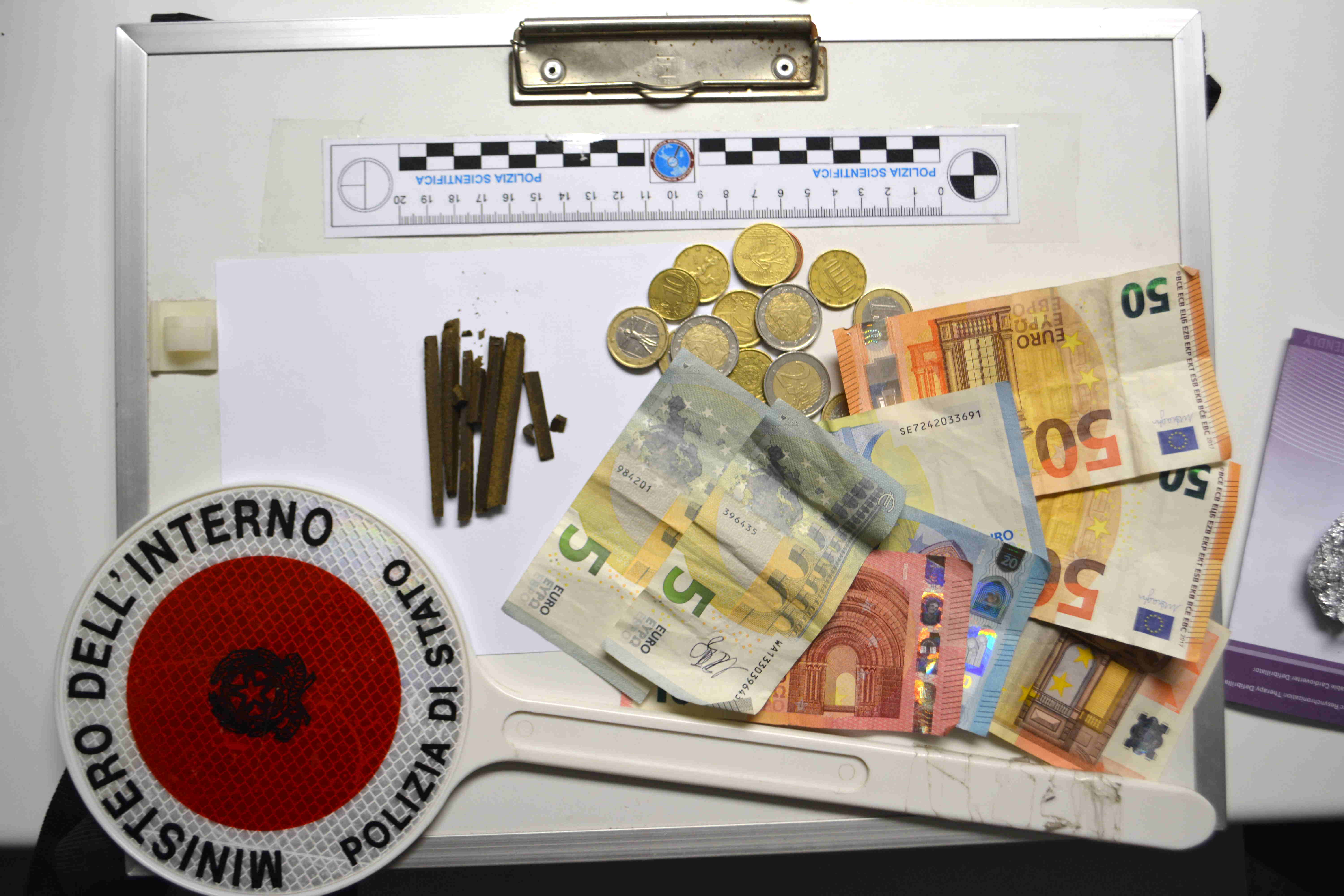 Controlli della Polizia a Vittoria, arrestato uno spacciatore
