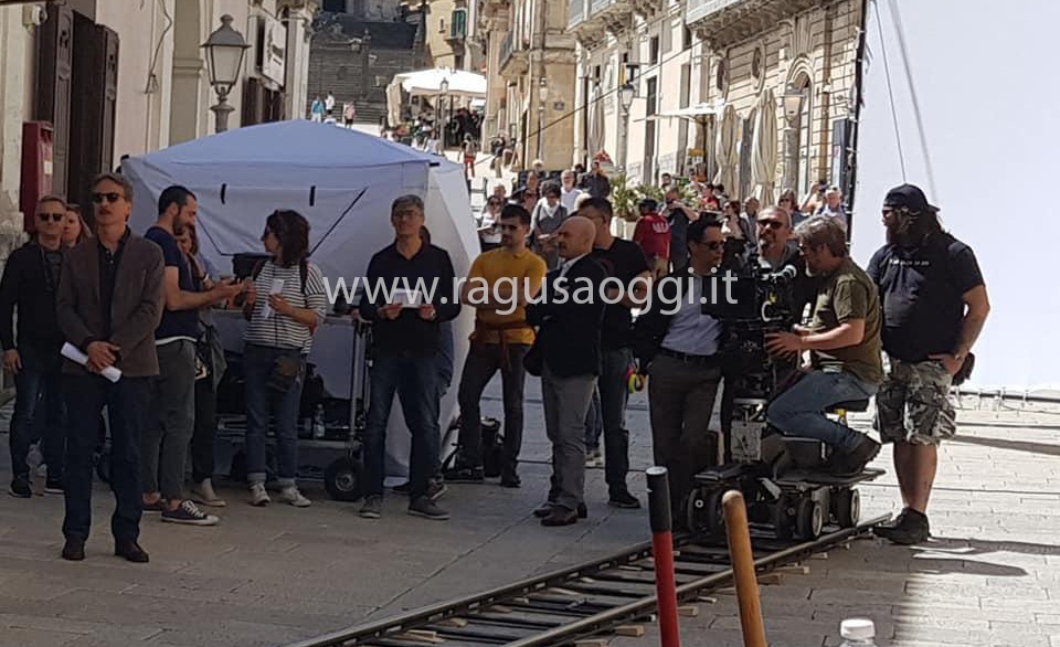 Montalbano ha girato a Ragusa Ibla per i nuovi ciak. Folla di curiosi