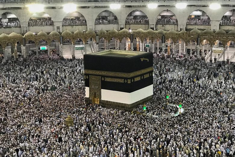 Ramadan: solo chi è vaccinato può fare pellegrinaggio alla Mecca