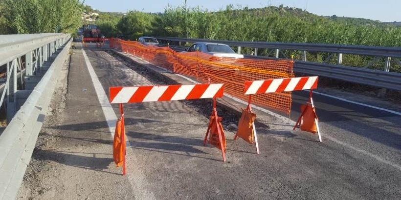 Chiuso il ponte sul fiume Ippari