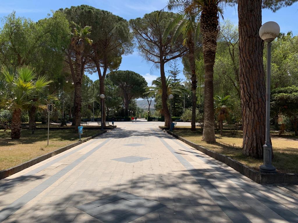 Lavori in corso  alla Villa Comunale di Vittoria