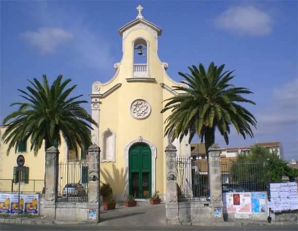 La città è in lutto ed al Sacro Cuore “sparano le bombe”! E’ polemica