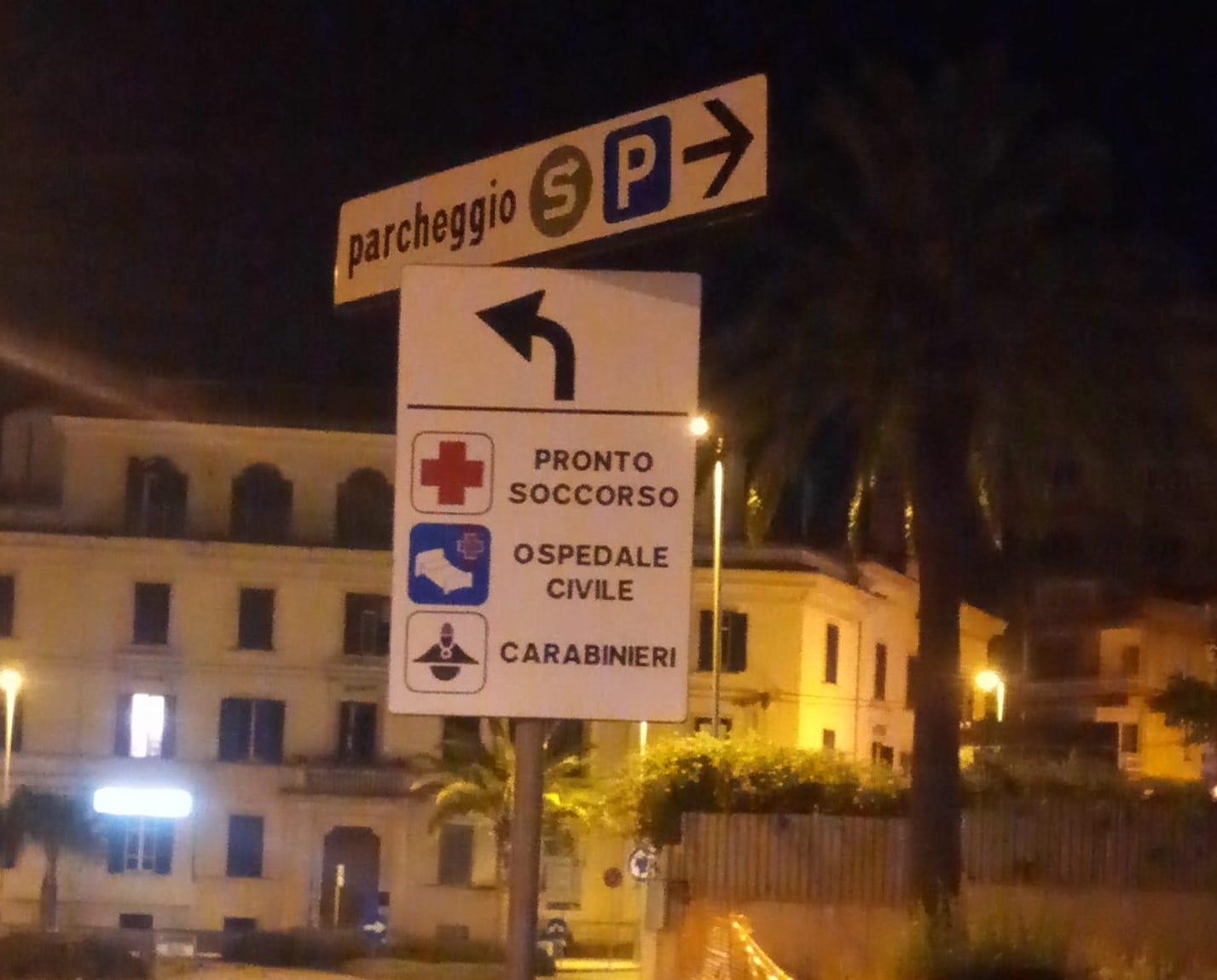 Tabelle anacronistiche in città, Ragusa in Movimento ne chiede la rimozione