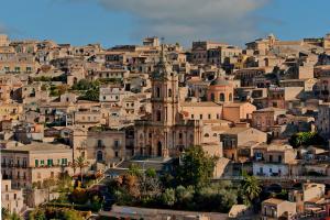 Dimezzati i positivi a Modica: passano da 7 a 4, ma aumentano le quarantene