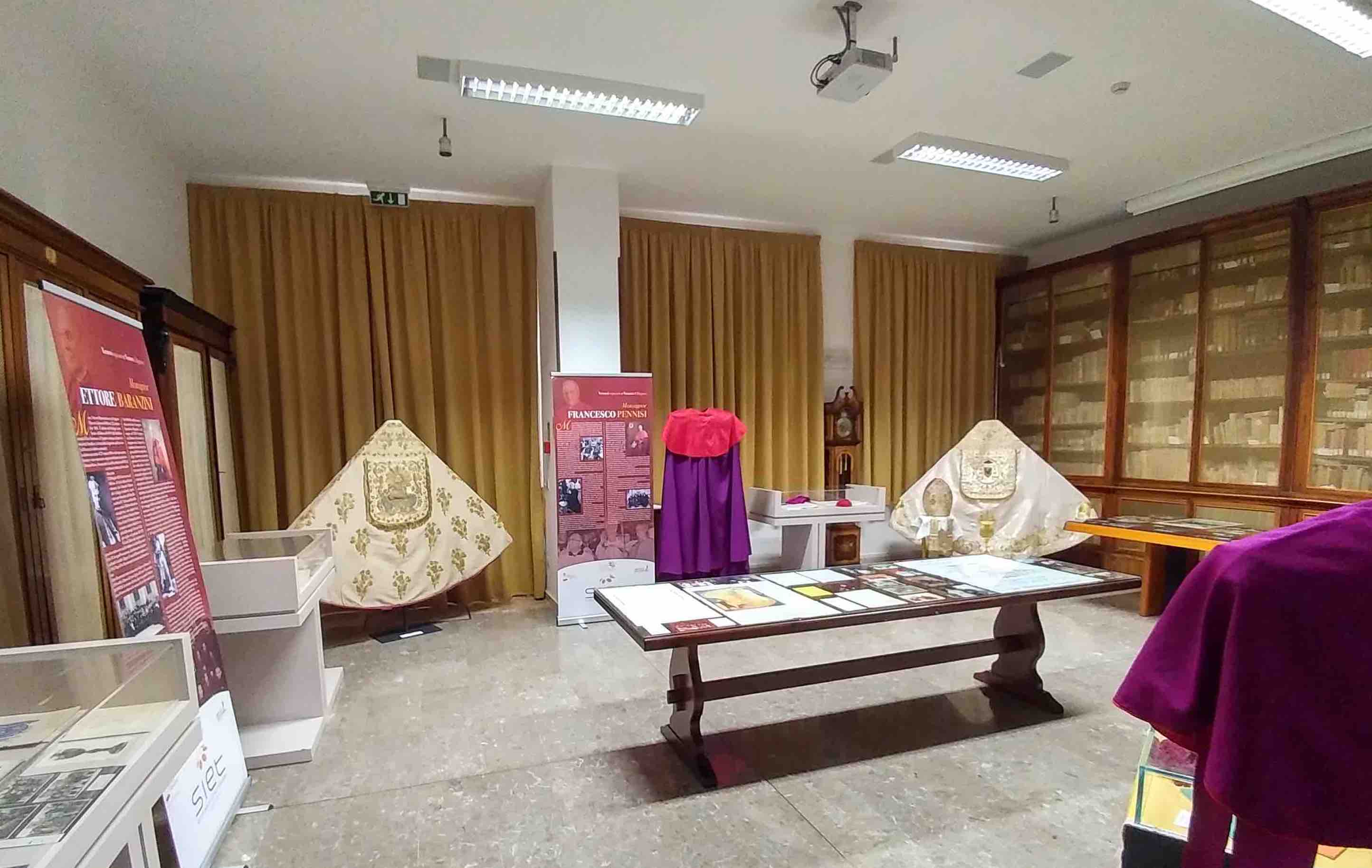 Mostra sui Vescovi di Ragusa alla biblioteca diocesana