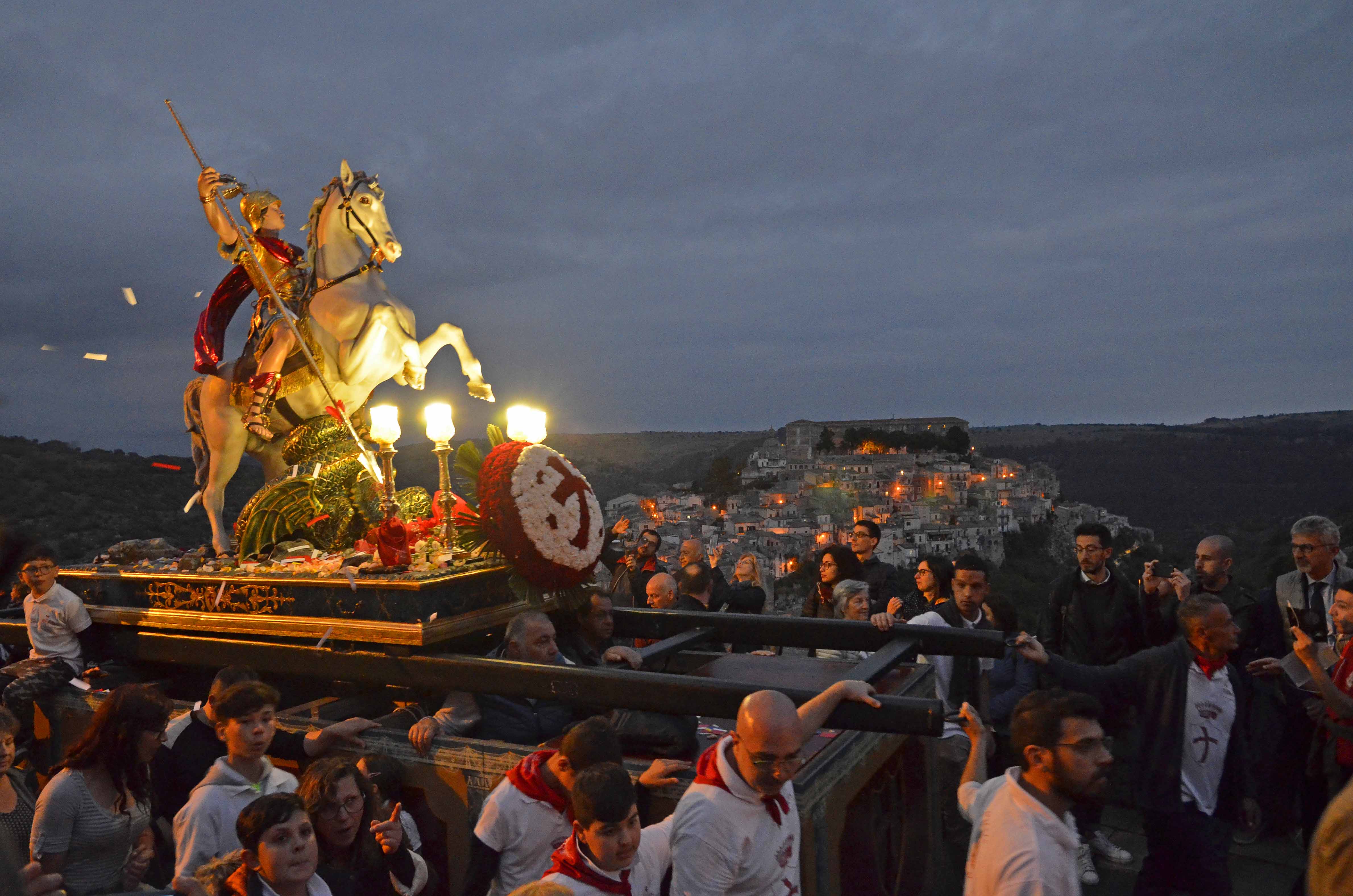 Ibla si veste a festa per San Giorgio: ecco in quali date e cosa avverrà 