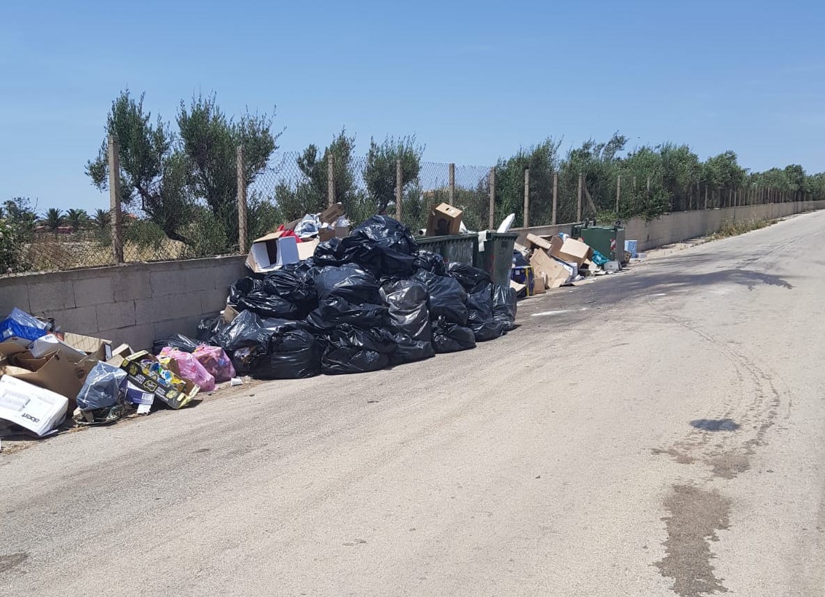 Discarica abusiva a Donnalucata, multata pizzeria di Marina di Ragusa