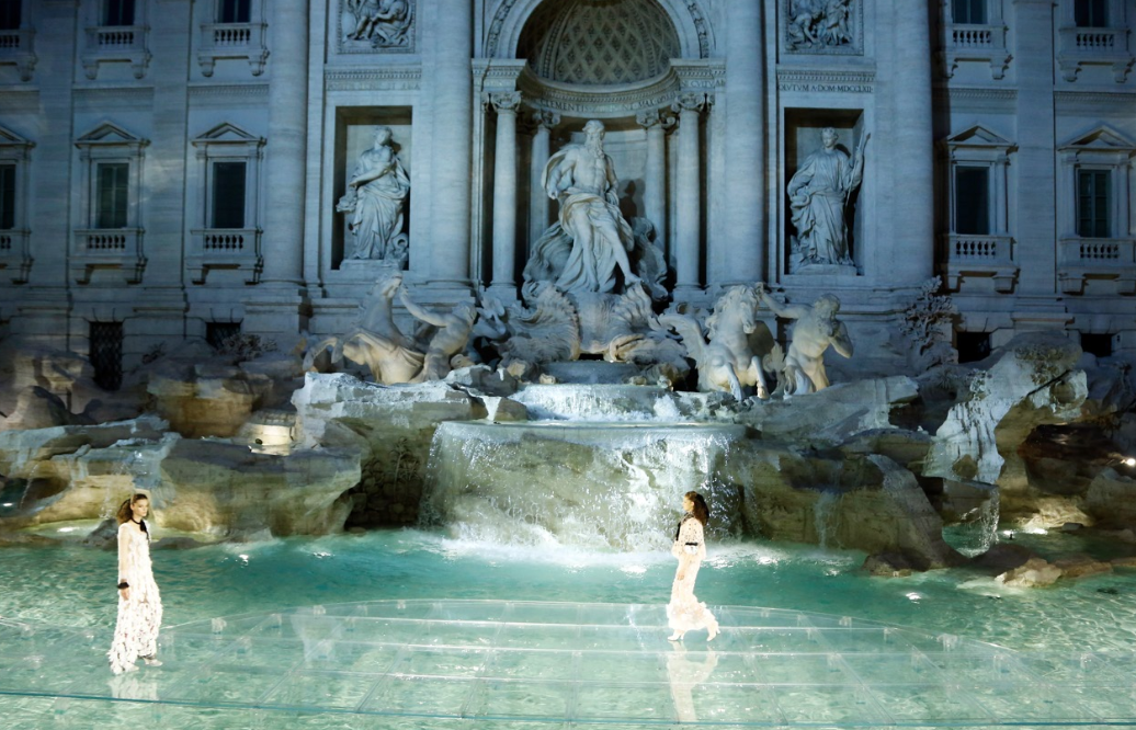Fontana di Trevi a pagamento: tutela del patrimonio o tassa sulla meraviglia? E voi cosa ne pensate?