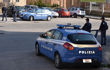Operazione Alto Impatto: Polizia arresta somalo durante festa di San Giorgio. Controllate centinaia di autovetture