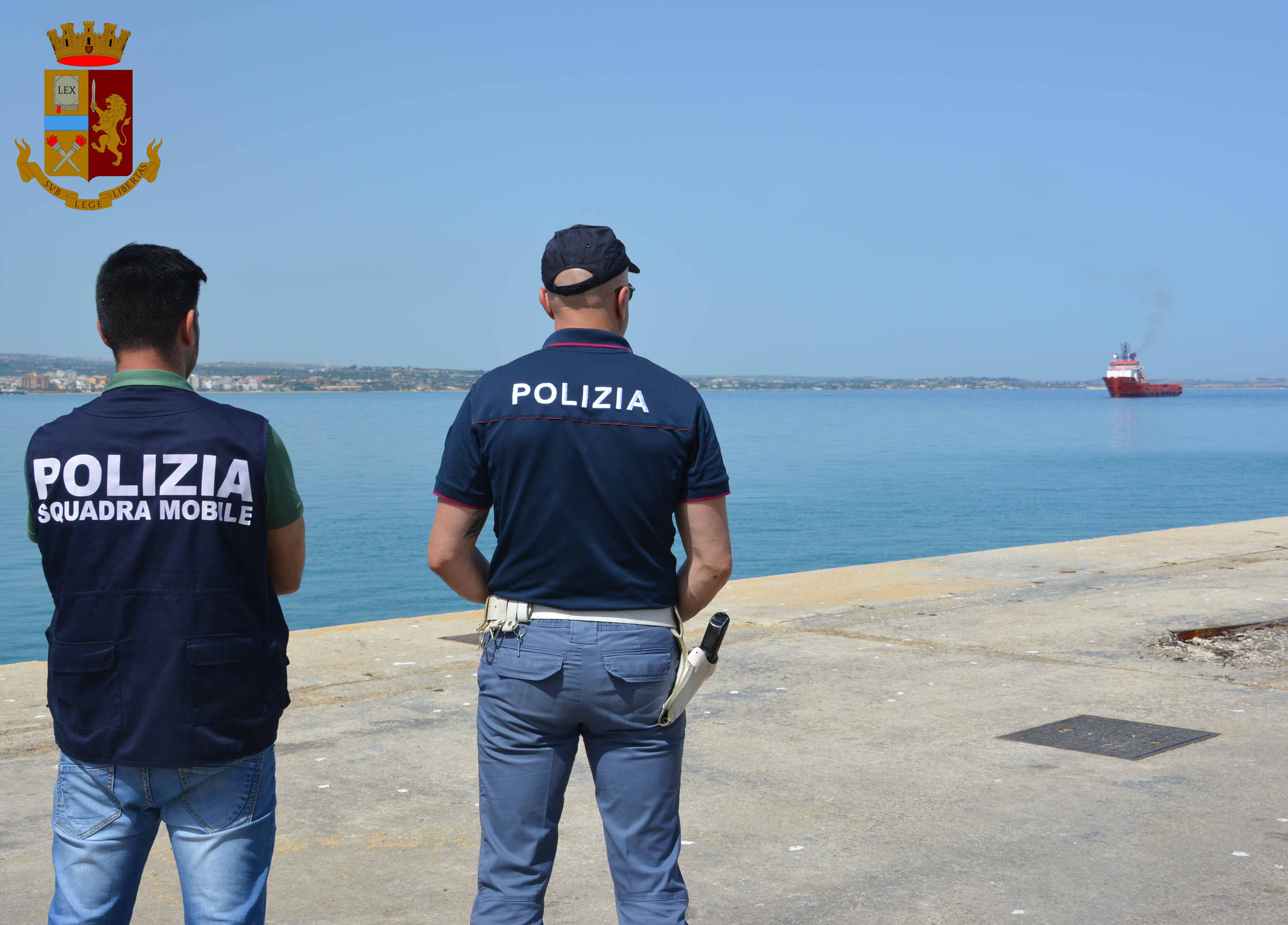 Arrestati due scafisti per lo sbarco di ieri a Pozzallo. Uno ha solo 16 anni