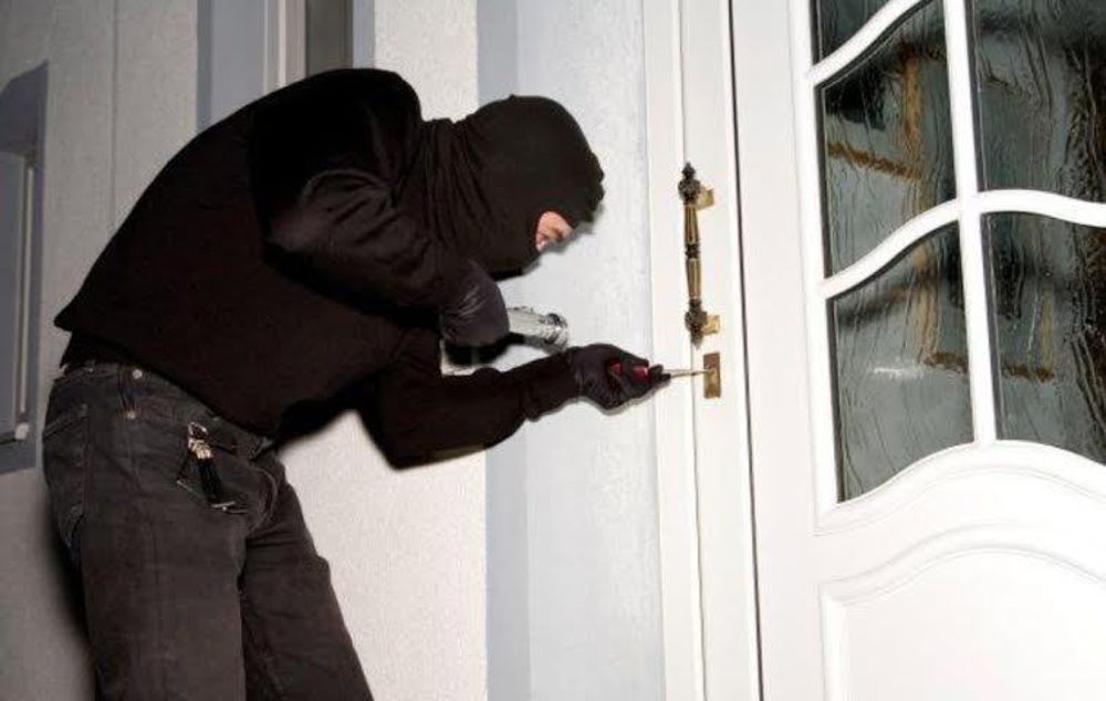 Furti in casa: recuperata merce rubata, una denuncia per ricettazione