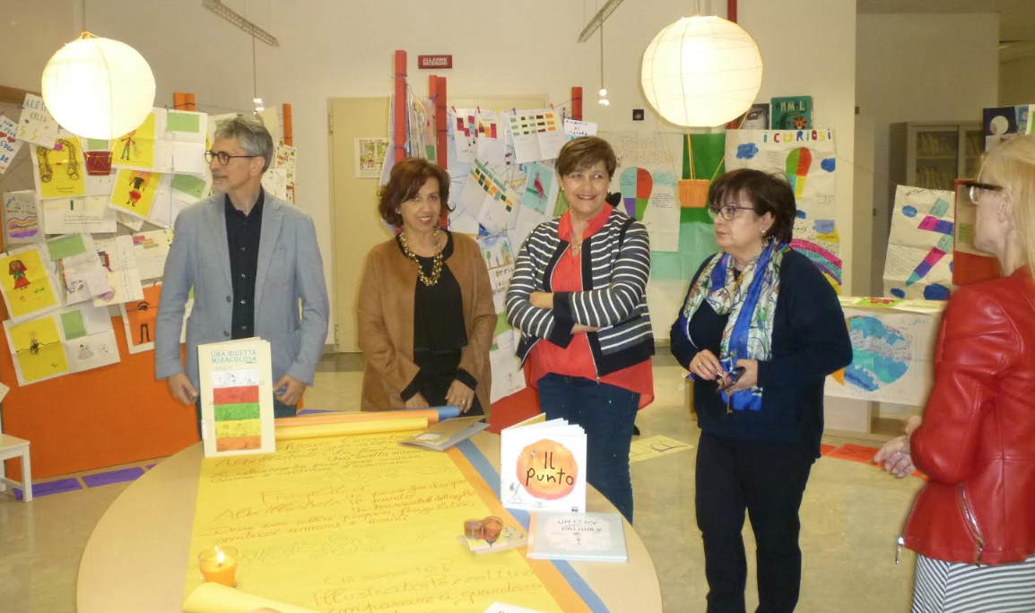 Raccontare per raccontarsi, la mostra al Soffiasogno alla biblioteca comunale