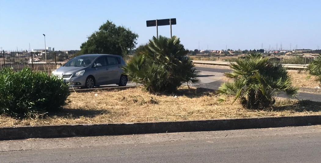 A Ragusa lavori di scerbatura e di diserbo in viale delle Americhe ed in contrada Maulli