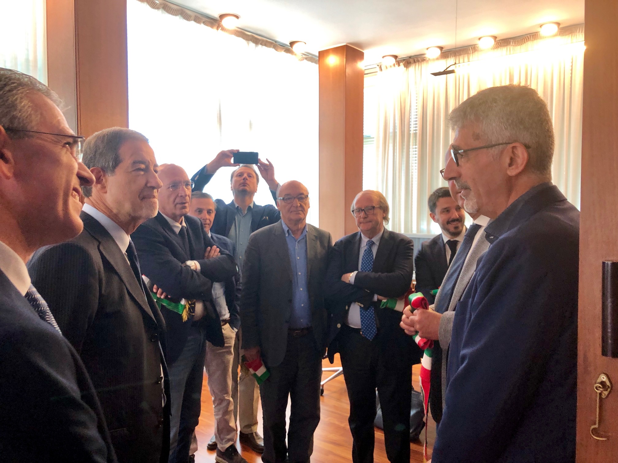 Anche Cassì consegna la fascia: “Ecco perchè l’ho fatto”
