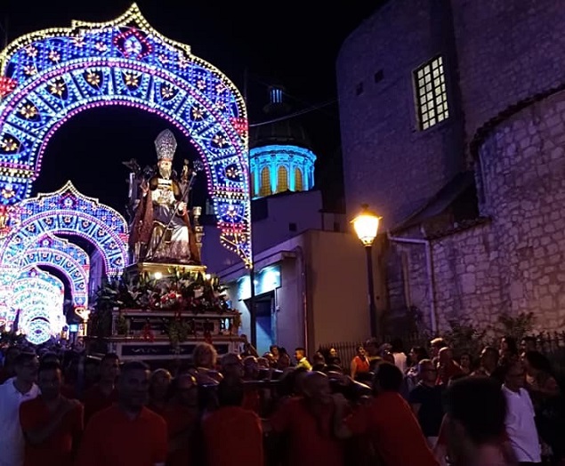 Comiso festeggia San Biagio. Niente fuochi d’artificio, in ricordo di Simone e Alessio