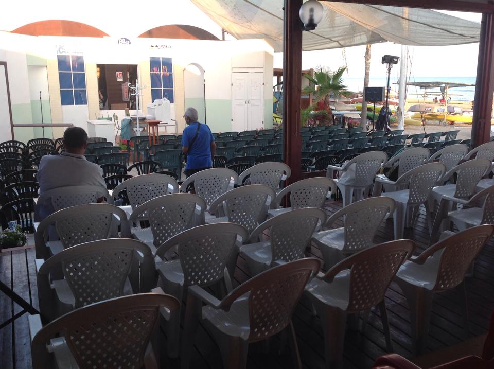 Al Circolo Velico Kaucana il Teatro in spiaggia