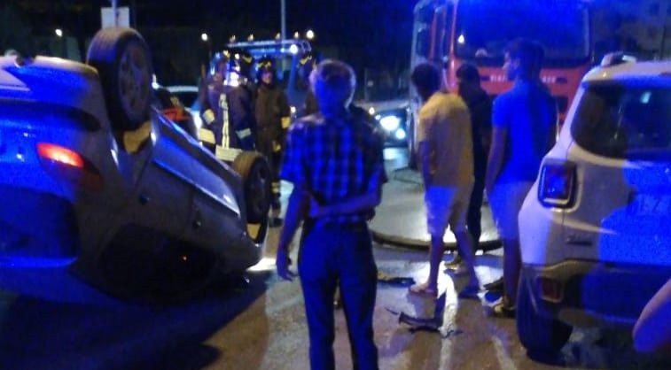 Scicli: incidente in viale Primo Maggio, auto cappotta. E non è la prima volta