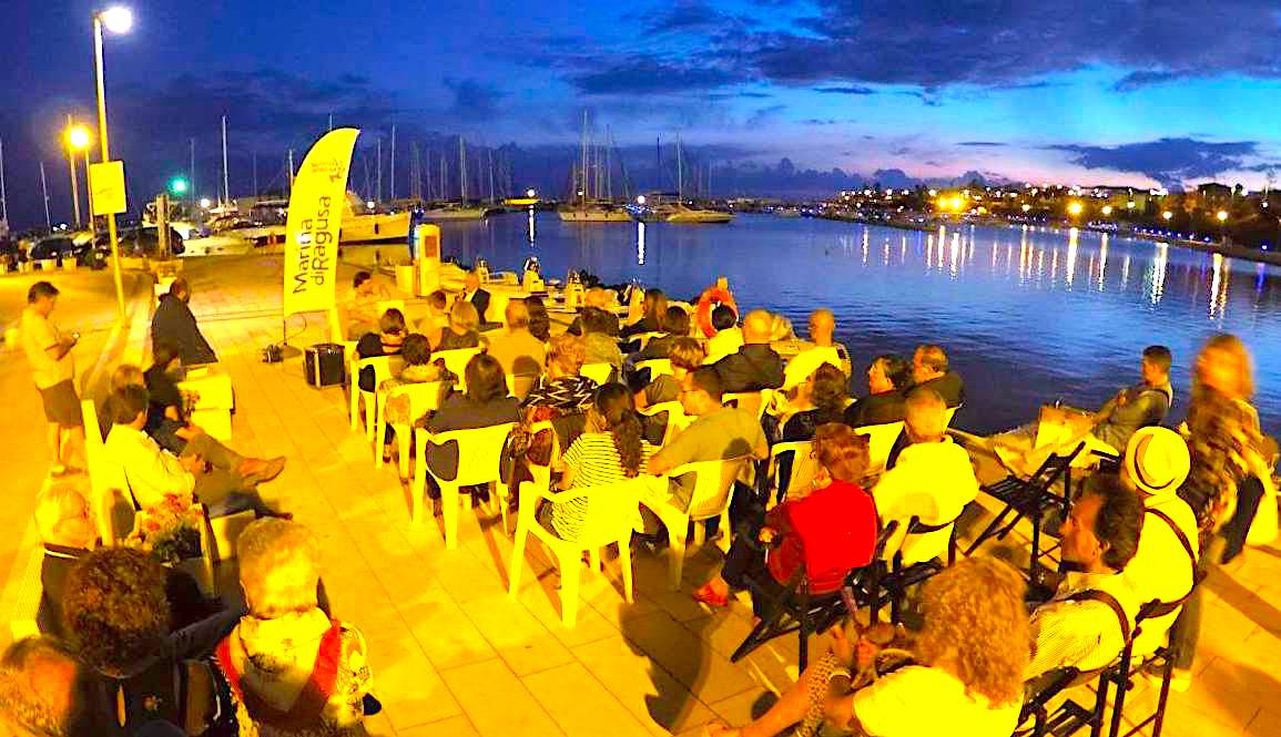 Torna “Porto un Libro” la mini rassegna letteraria al Porto Turistico di Marina