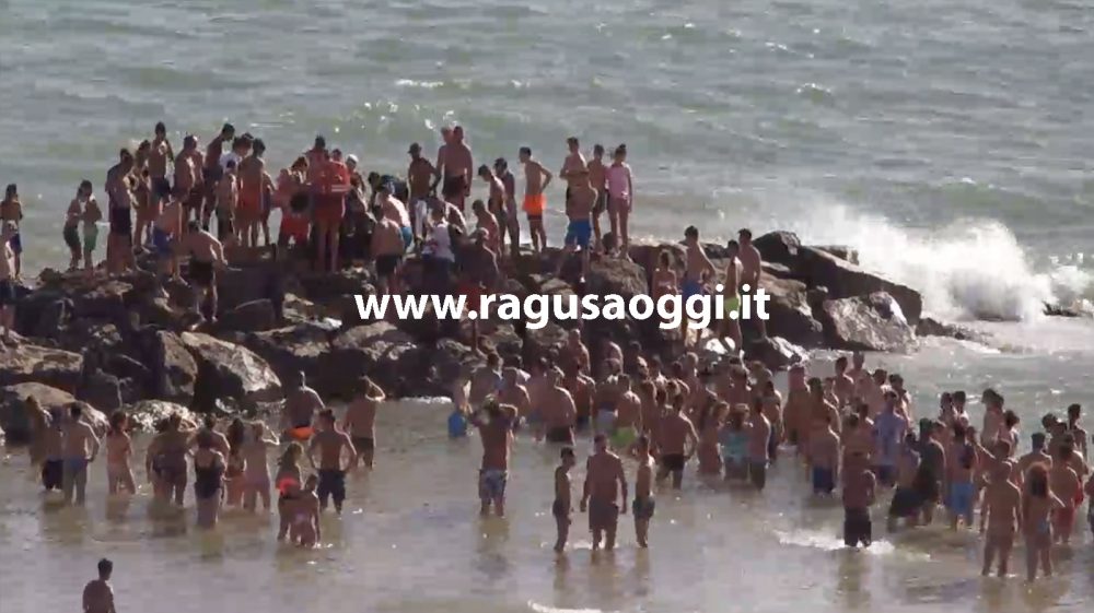 Due ragazzi hanno rischiato di morire annegati a Marina di Ragusa. Soccorsi in mare anche a Caucana