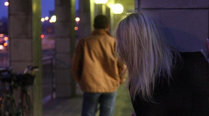 Bologna: tormenta per anni il suo avvocato, arrestata stalker ragusana
