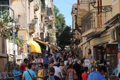 Dipendenti di due alberghi di Taormina positivi: chiuse le strutture
