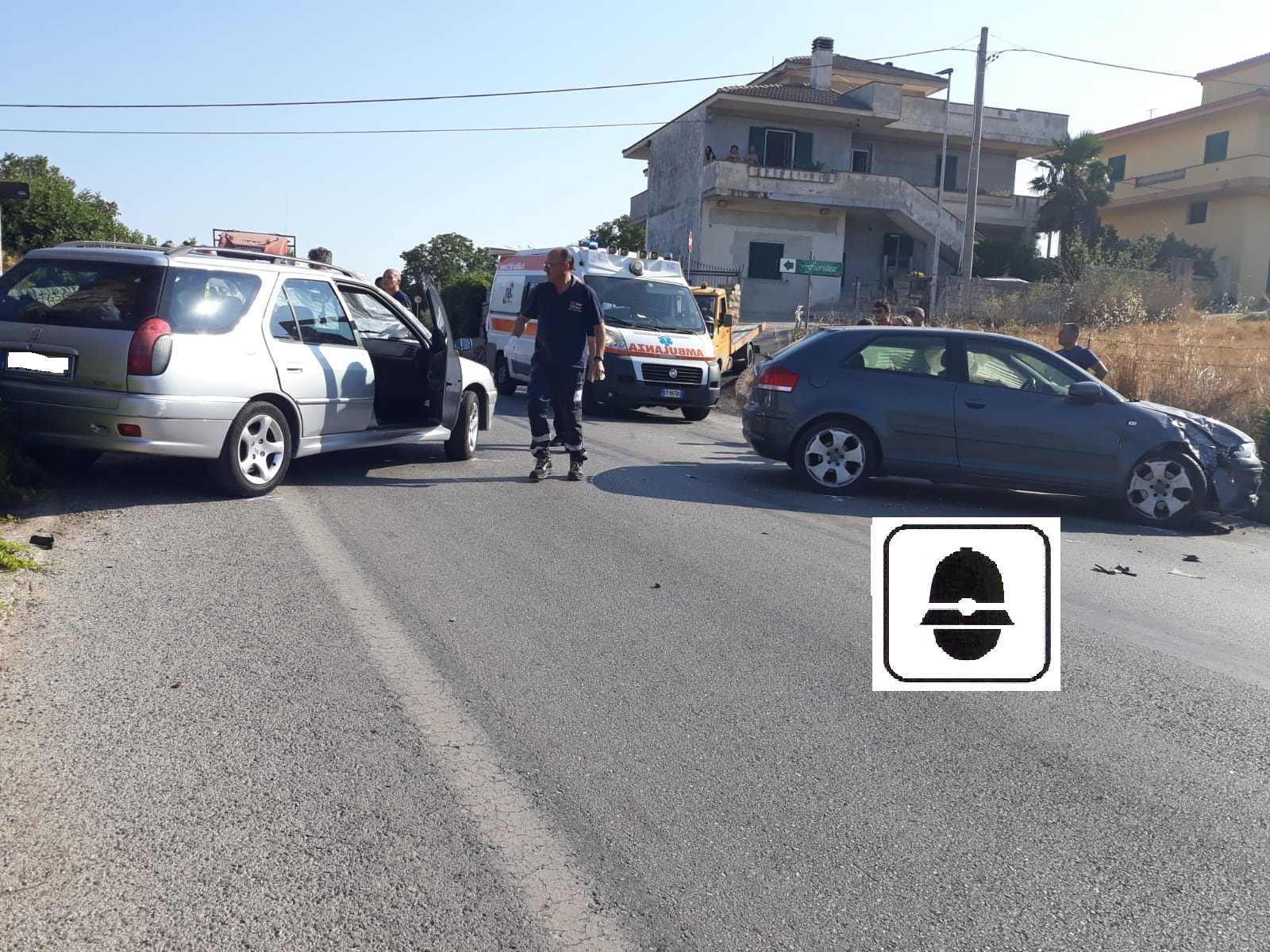 Modica: scontro tra due auto per un tentato sorpasso, due feriti