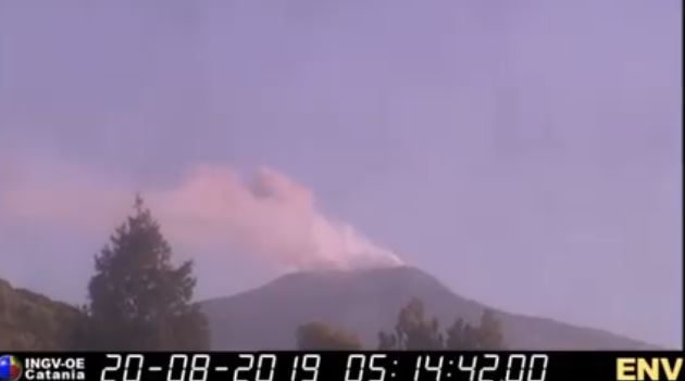 Etna: nuove emissioni di cenere
