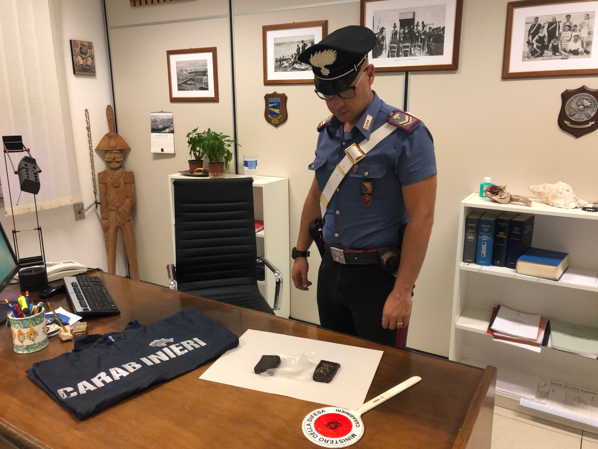 Droga già pronta per la notte di Ferragosto. Carabinieri arrestano 23enne