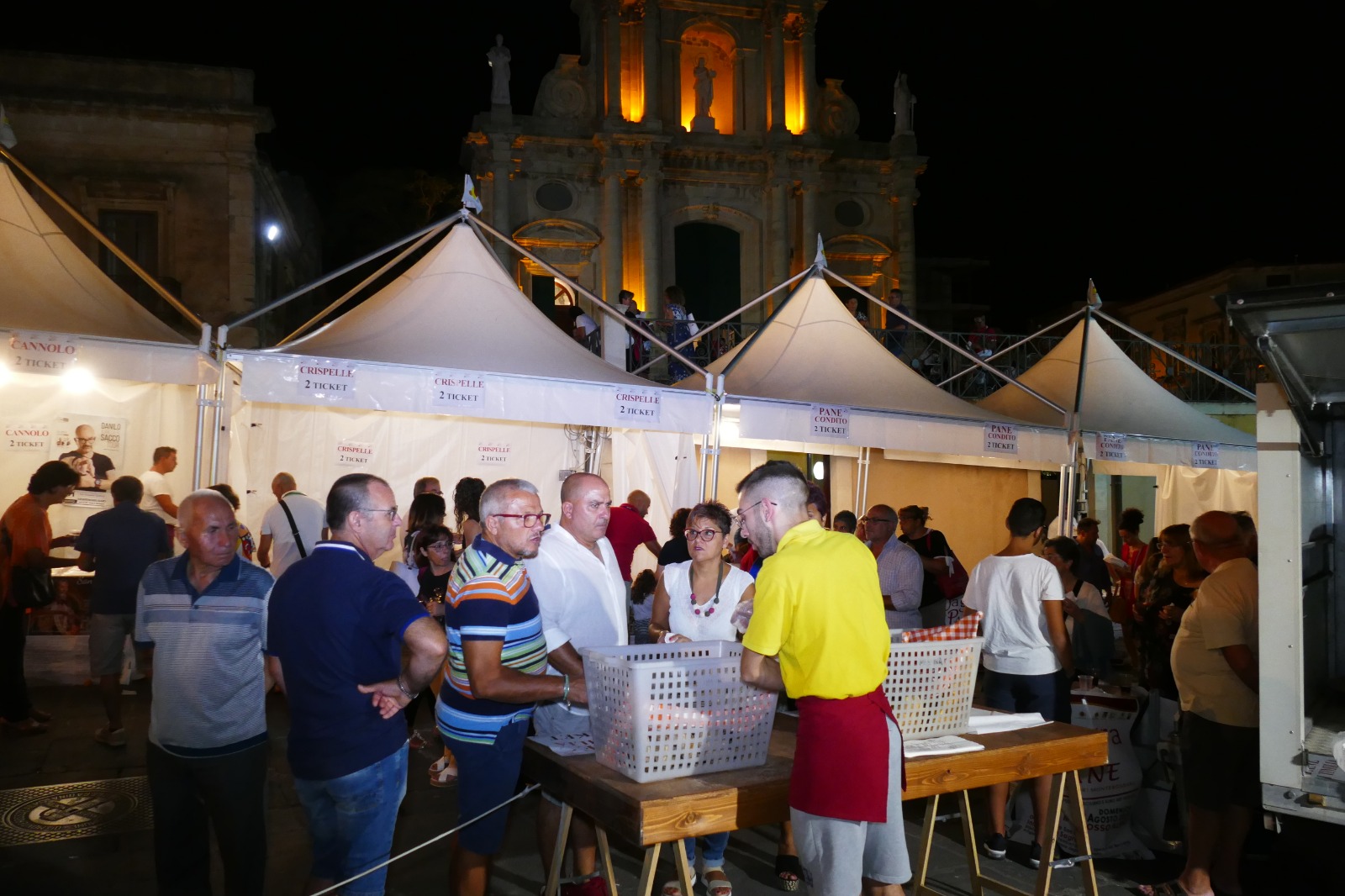 La sagra del pane a Monterosso: i festeggiamenti in onore di San Giovanni entrano nel vivo