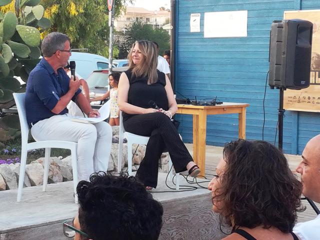 Diritto e letteratura, amore e etica sociale: il magistrato Simona Lo Iacono incanta Sampieri