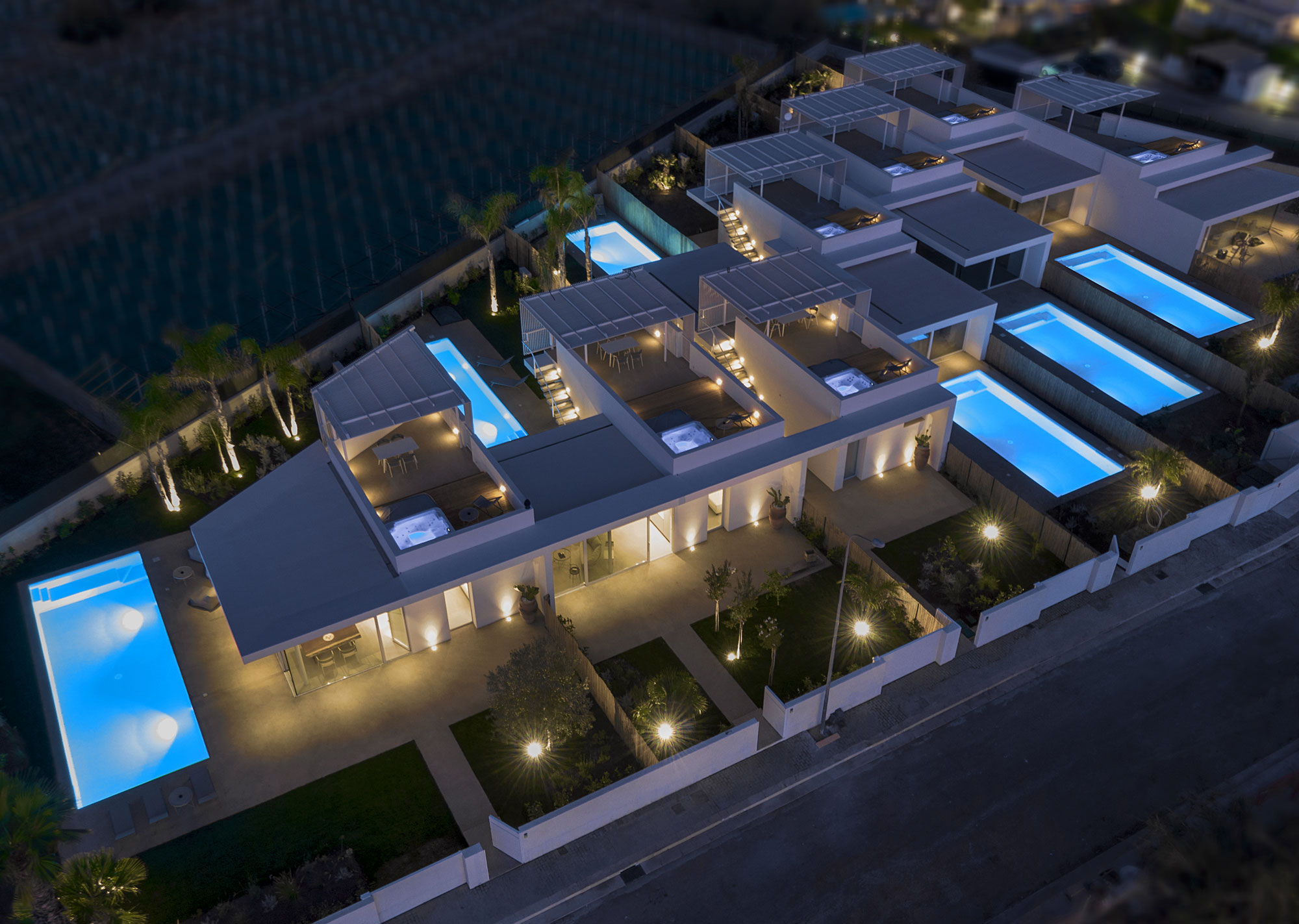 Ecco le 7 ville di Pinuccio e Antonio La Rosa. Extralusso a 550 euro a notte. A Marina di Ragusa. FOTO GALLERY