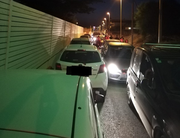 Che disastro la viabilità a Punta Braccetto! Vigili urbani assenti e si sfiora la rissa