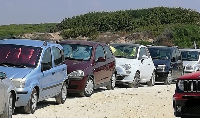 Punta Braccetto e Randello, ancora parcheggi selvaggi e caos viabilità