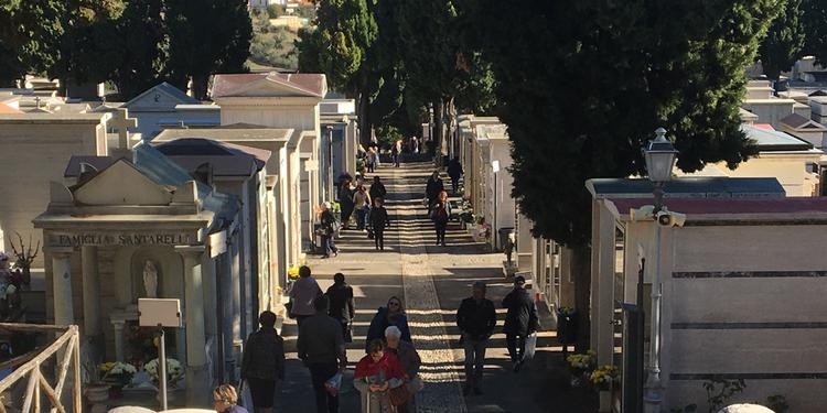 Modica: accesso al cimitero agli autorizzati. Ritirati 10 badge utilizzati impropriamente