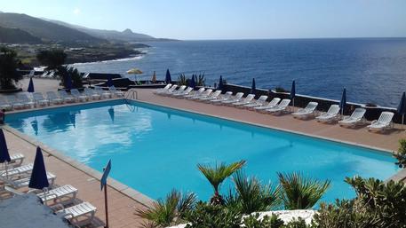 Troppi eritemi, chiusa una piscina a Pantelleria
