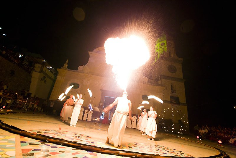 Luminaria: turisti da tutto il mondo in Costiera Amalfitana