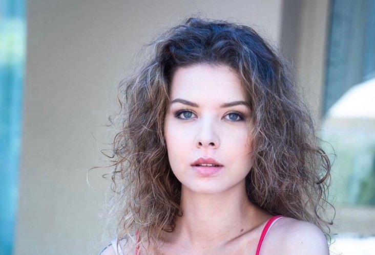 “Angela”: l’attrice e modella chiaramontana Michela Incardona nel nuovo film di Gianni Virgadaula
